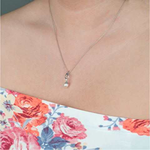 10K White Gold 7MM Pearl and 0.08TDW Diamond Dangle Pendant