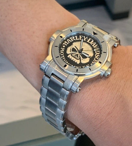 Harley Davidson Medallion Quartz Mens Watch 76A11