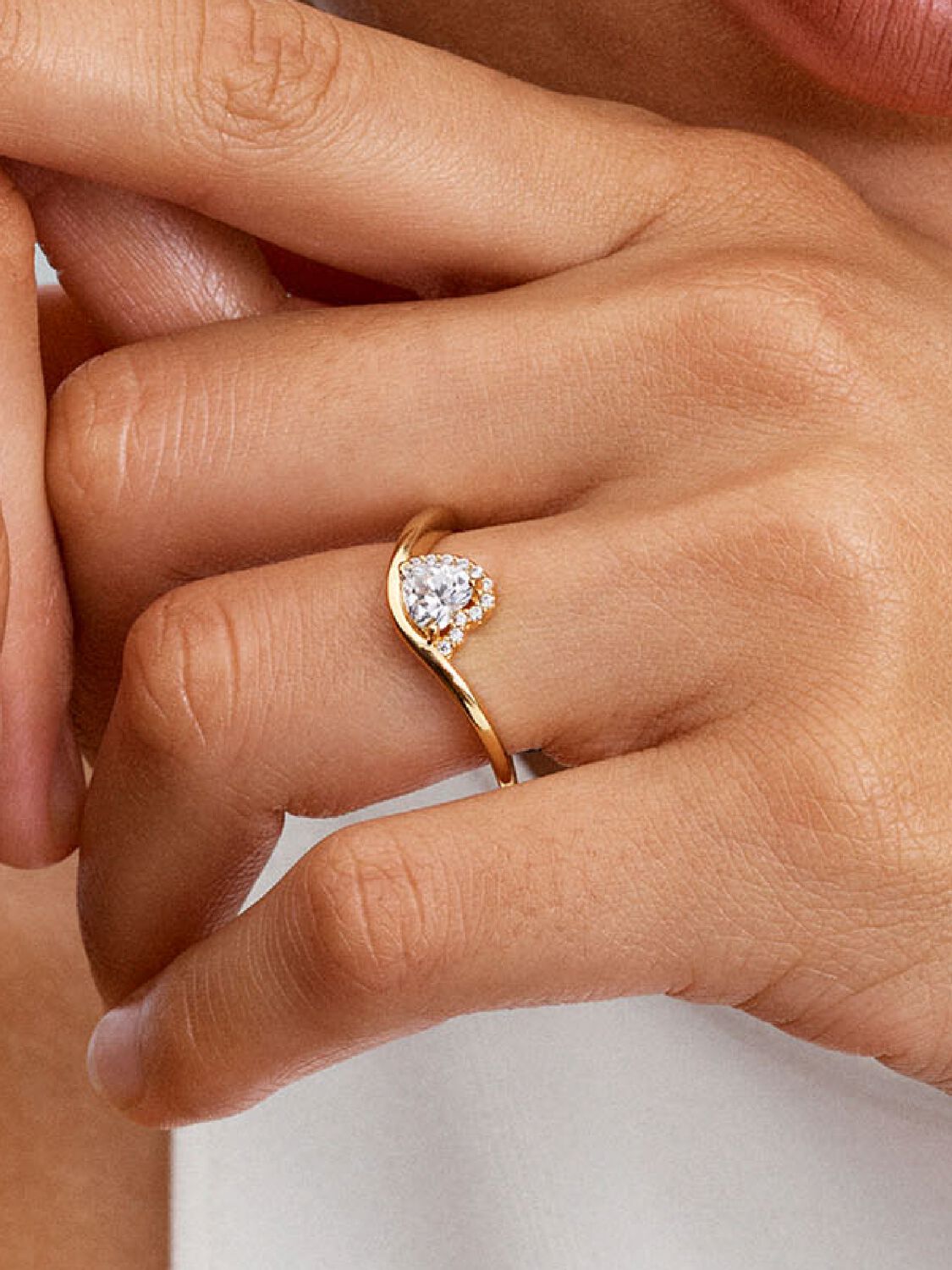 Pandora Wavy Heart Ring