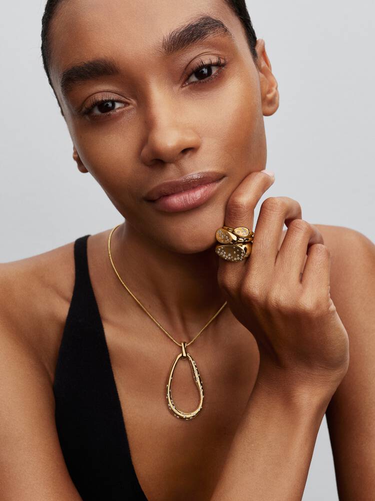Pandora Medium Stone-Set Oval Signet Ring