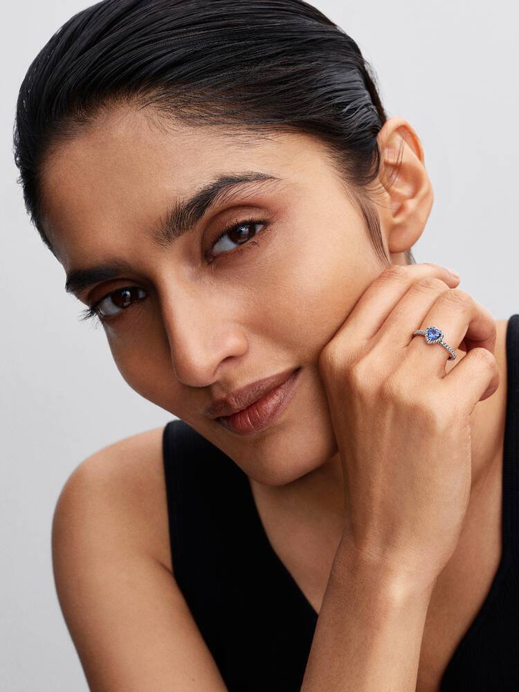 Pandora Sparkling Elevated Heart Ring 198421C05