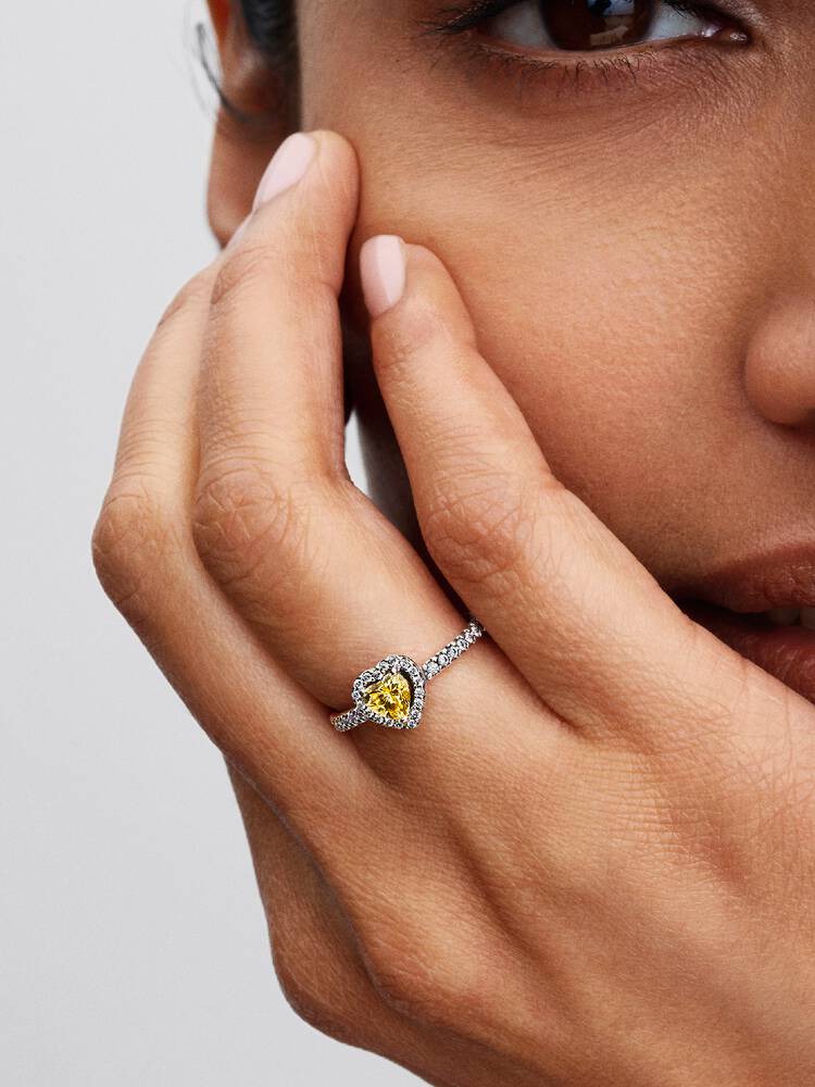 Pandora Sparkling Elevated Heart Ring 198421C06