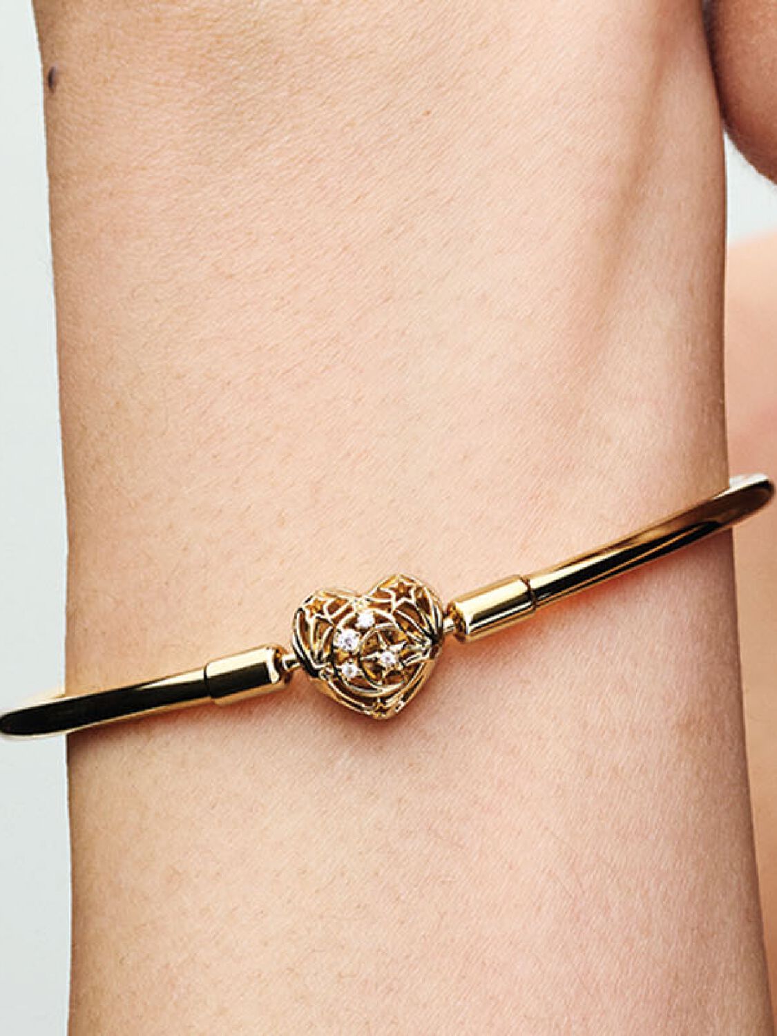 Pandora Celestial Heart Gold Plated Clasp Bangle