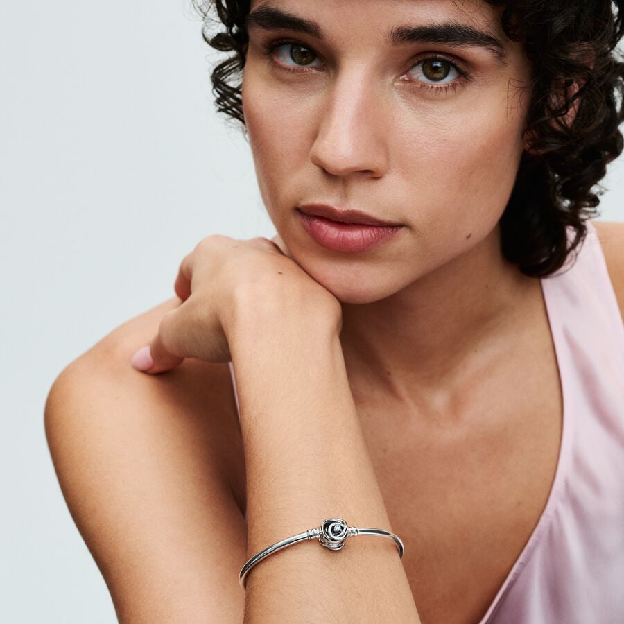 Pandora Moments Encircled Clasp Bangle Silver
