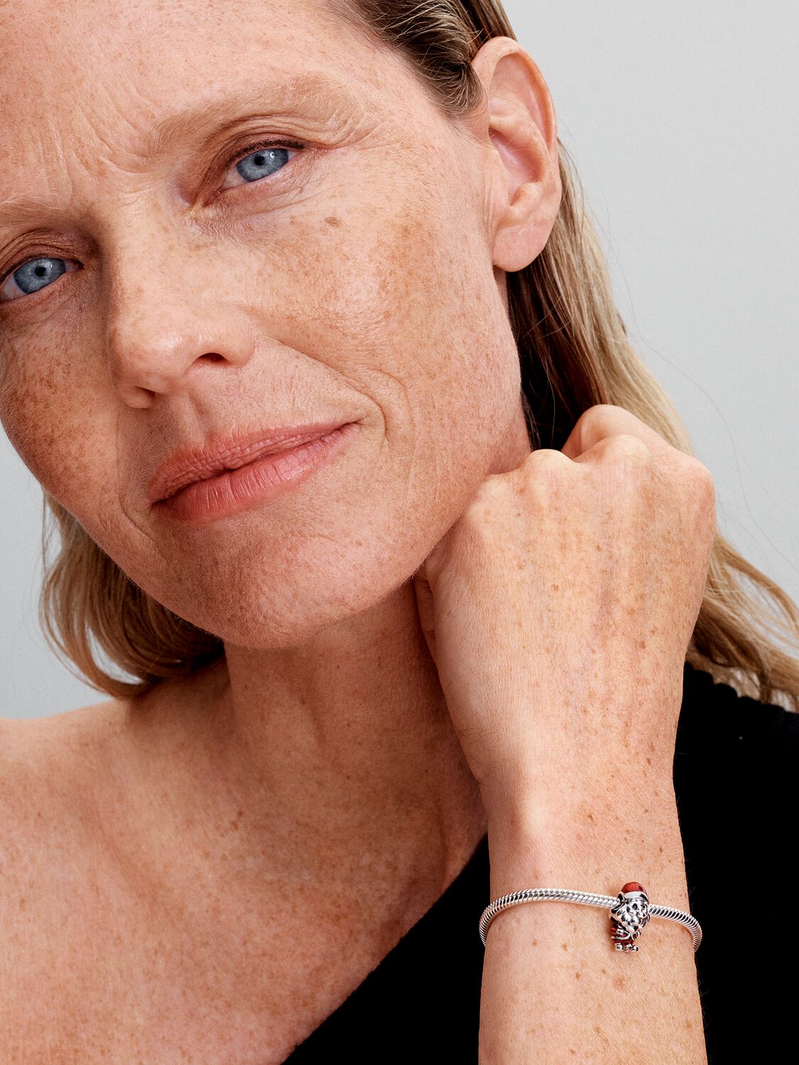 Pandora Playful Santa Charm