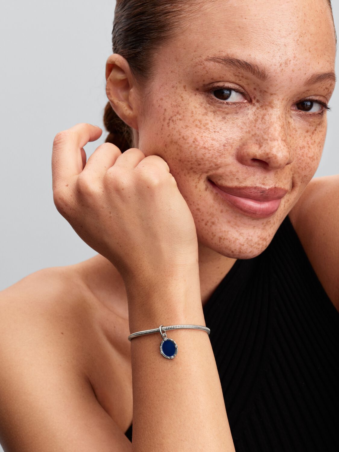 Pandora Disney Snow White Magic Mirror Dangle Charm