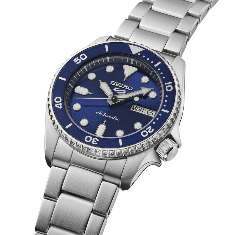 Seiko 5 Sports SKX Automatic Men&#39;s Watch SRPL77K1