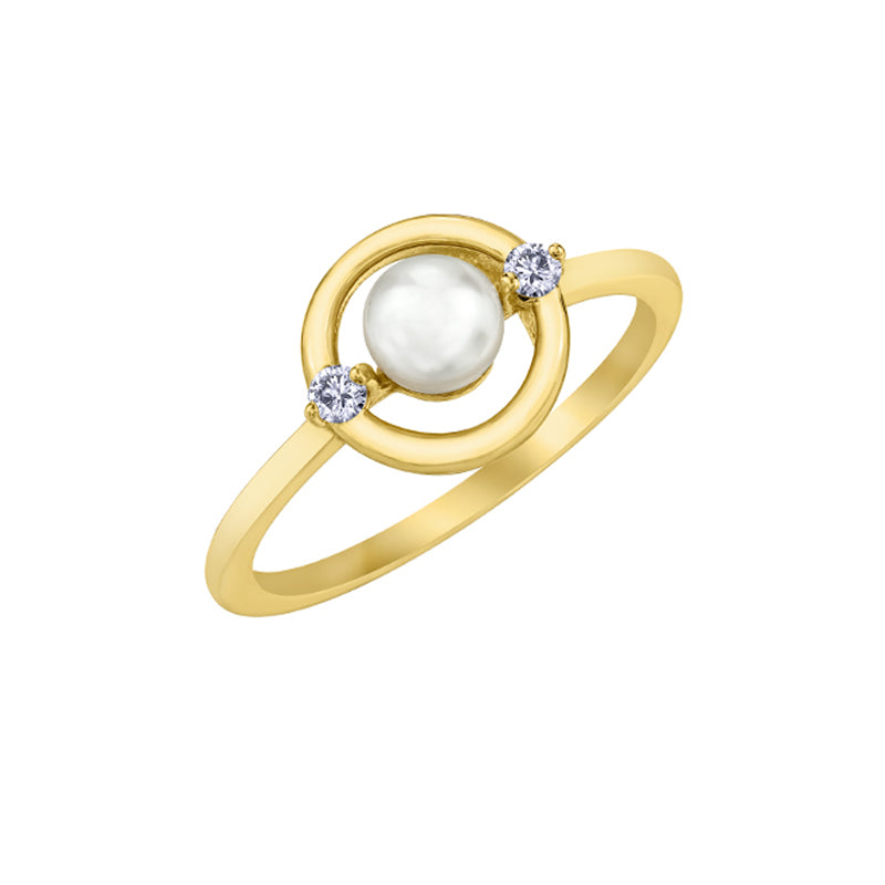 Elegant Pearl and 0.06TDW Canadian Diamond Ring in 10K Yellow Gold