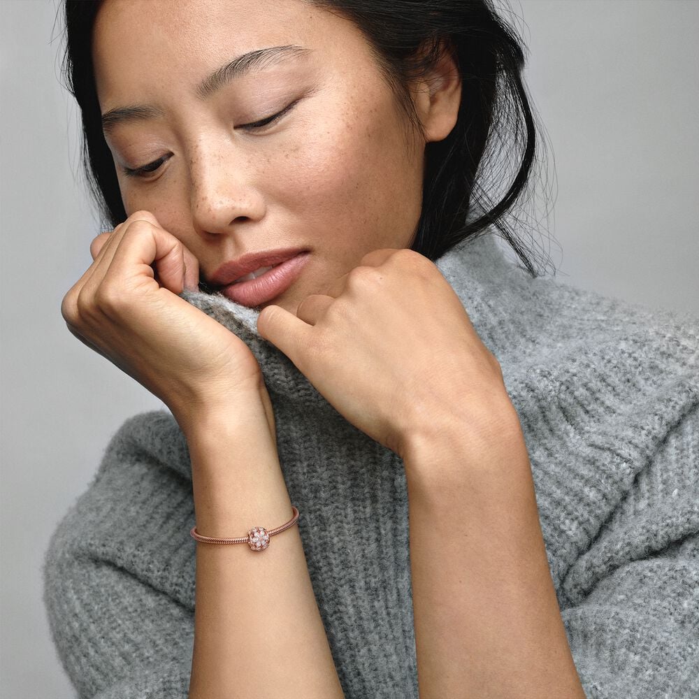 Pandora Sparkling Herbarium Cluster Round Charm