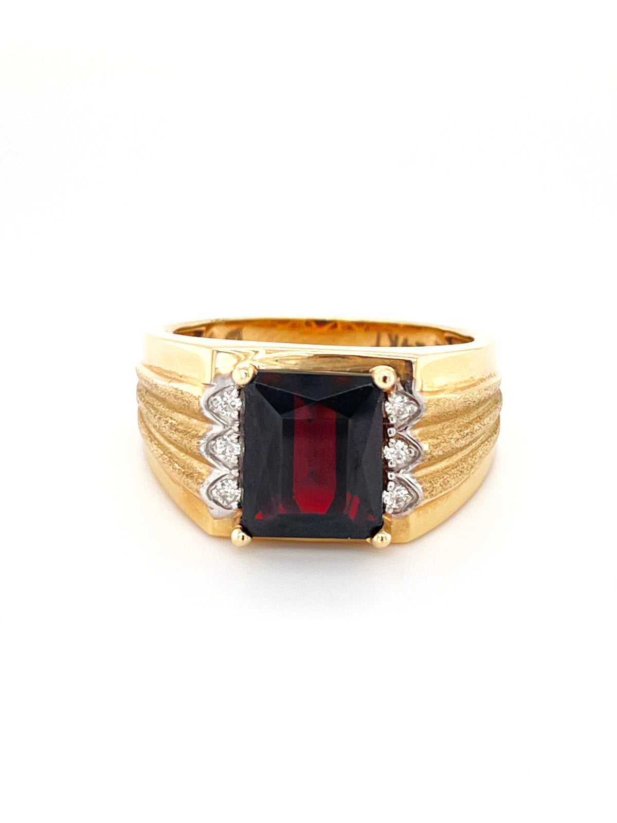 14K Yellow Gold 0.09TDW Diamond And Emerald Cut Men&#39;s Garnet Ring