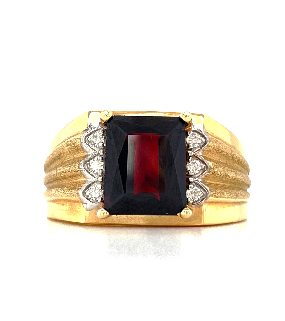 14K Yellow Gold 0.09TDW Diamond And Emerald Cut Men&#39;s Garnet Ring