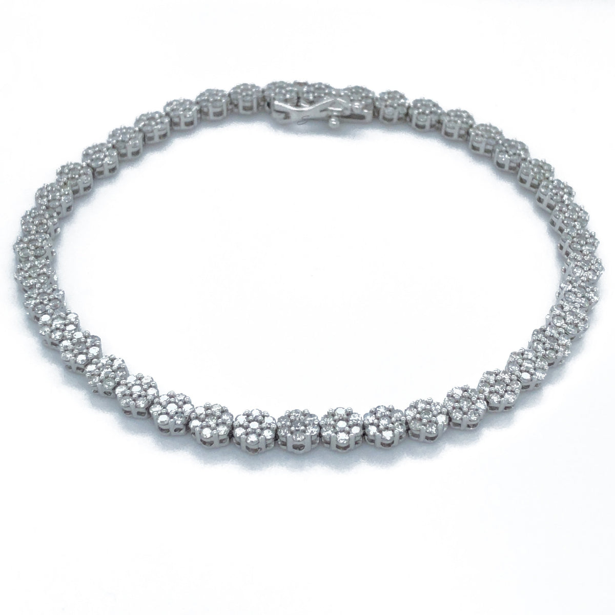 10k White Gold 3.00TDW Diamond Illusion Flower Tennis Bracelet