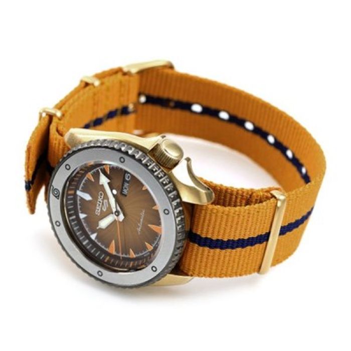 Seiko 5 Sports Naruto Uzumaki Limited Edition Men&#39;s Watch SRPF70